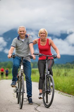 voorkant gids 2018 fietsers in bos