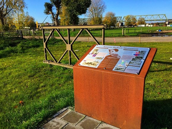 Airborne monument