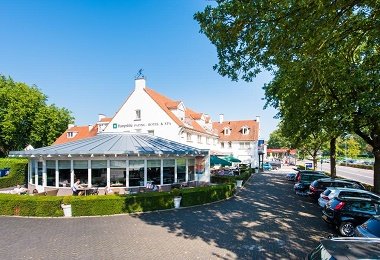 Voorzijde hotel Paping