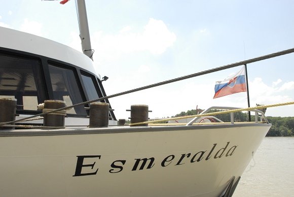 ms esmeralda vooraanzicht