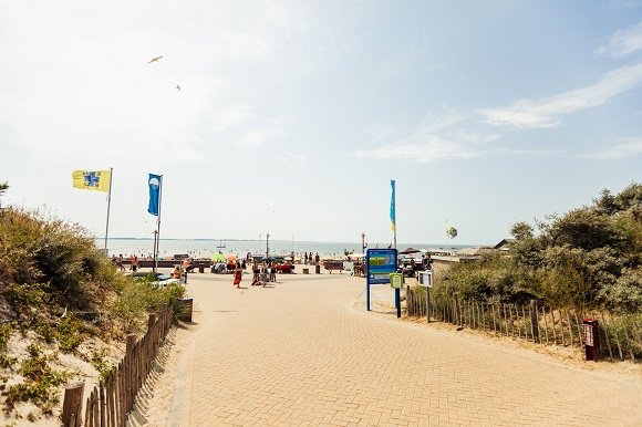 Badhotel Rockanje opgang naar het strand