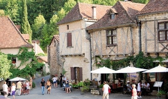 oud dorpje dordogne fietsvakantie