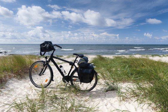 Gids 2015 algemeen 13 Fiets in duinen aan zee