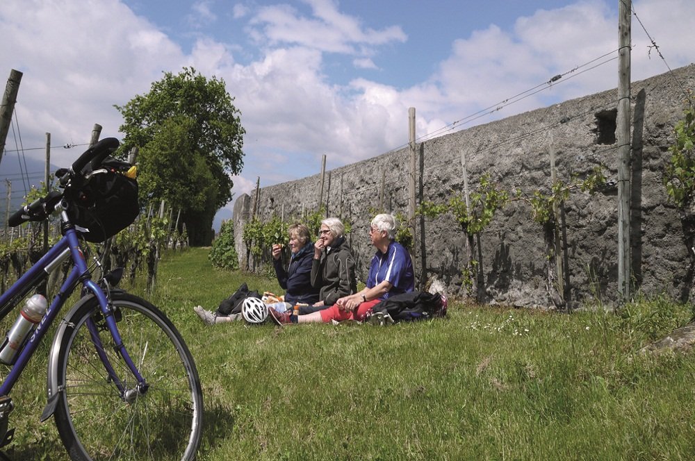 fietsers picknicken