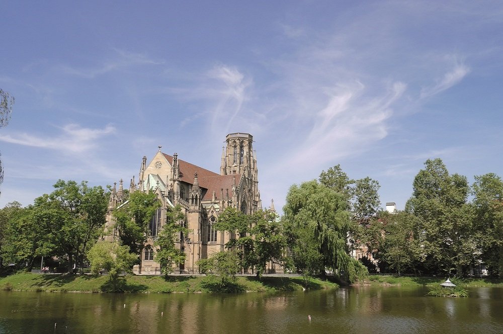 Kerk aan de Neckar