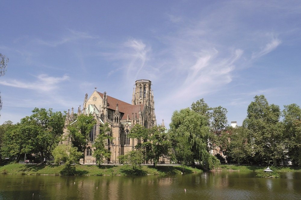 Kerk aan de Neckar