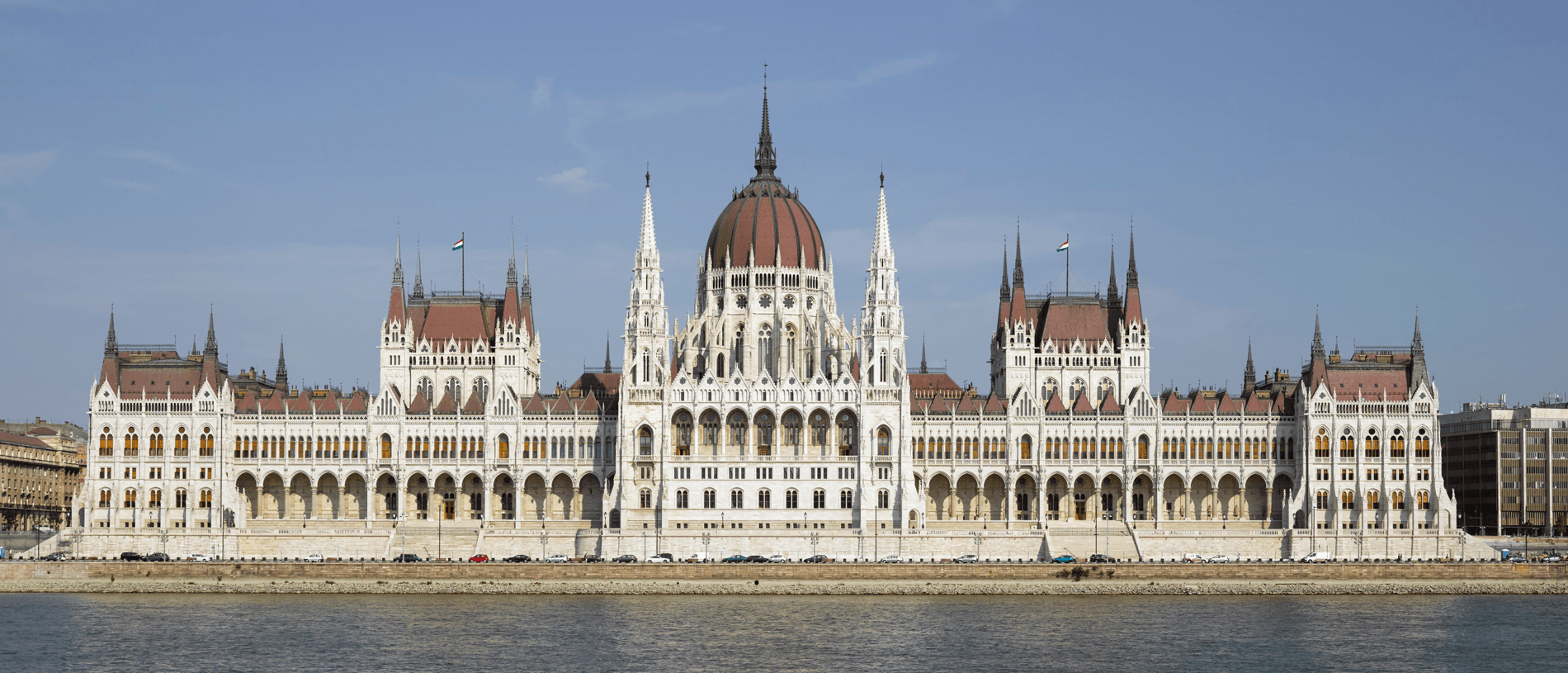 Zicht op het parlement van Budapest, te ontdekken tijdens een vakantie met FItál Vakanties