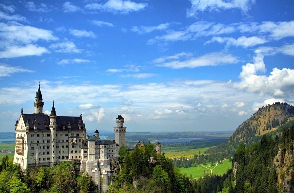 Uitzicht op Schloss Neuschwanstein tijdens de fietsvakantie Lech, Tauber en Main