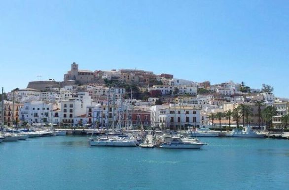 gezellige haven Ibiza stad