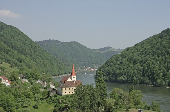 Fietsen over de Donauradweg door Linz, Spitz en Wenen