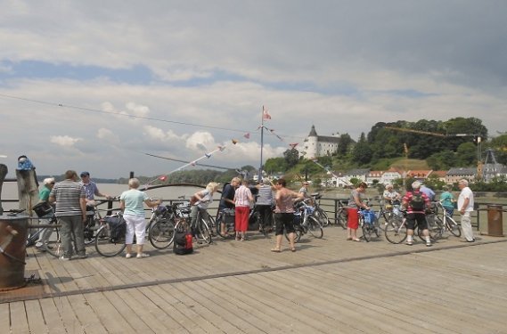 Fietsen naar Passau, Schlögen, Linz, Melk en Wenen over de Donauradweg Fietsen naar Passau, Schlögen, Linz, Melk en Wenen over de Donauradweg