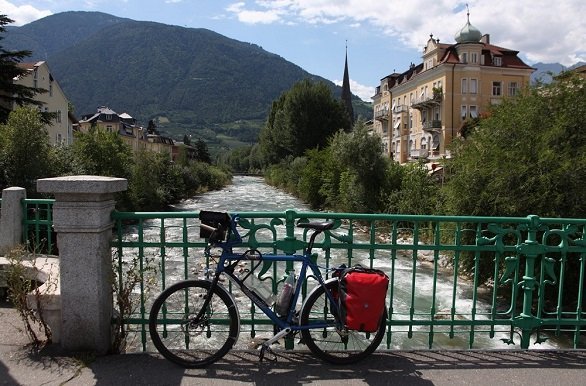 Fietsen langs de Etsch, het Gardameer en Verona