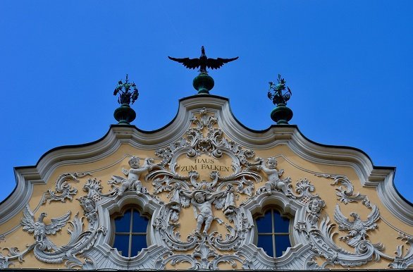 Haus zum Falken detail fietsen langs de Main