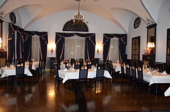 Hotel Zum Goldener Hirsch Reutte restaurant