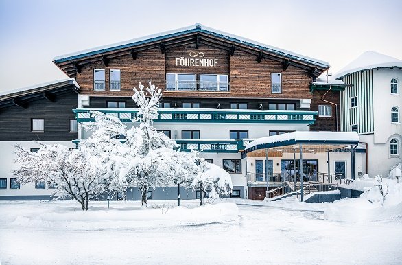 Hotel Föhrenhof winter voorzijde