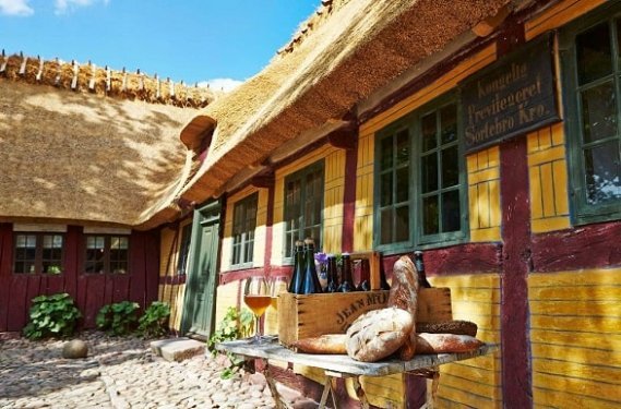 Traditionele Deense Kro tijdens fietsvakantie Denemarken Traditionele Deense Kro tijdens fietsvakantie Denemarken