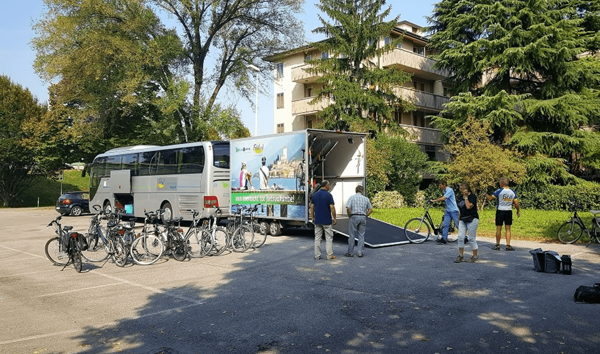 Fitál Vakanties : Fietsgroepsvakanties per fietsbus met eigen fietstrailer