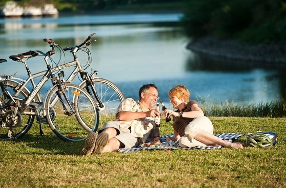 fietsers langs de Lahn Pauze