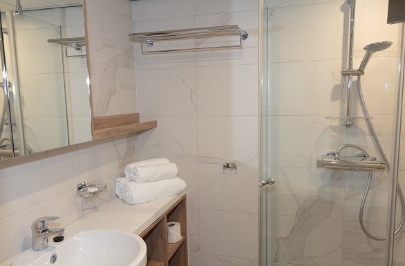 De Hollland badkamer bovendek en benedendek
