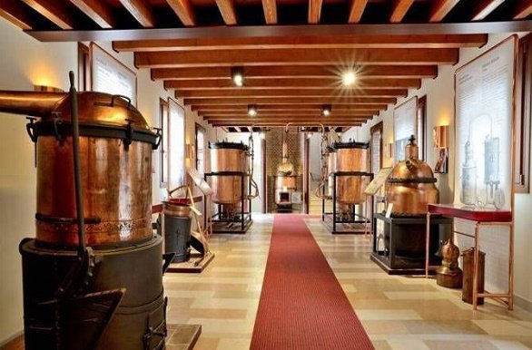 Het Grappa museum in Bassono del Grappa