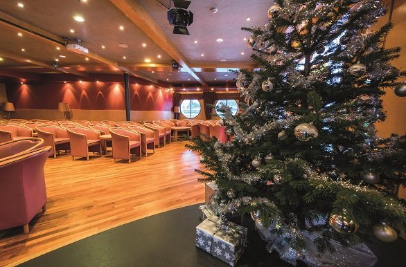 Primadonna Boordtheater met kerstboom