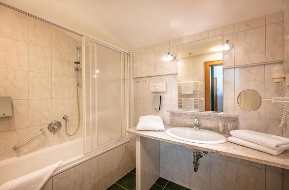 Hotel Sonnschein Badkamer