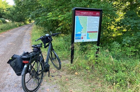 Fiets met fietsbord Kattegatleden