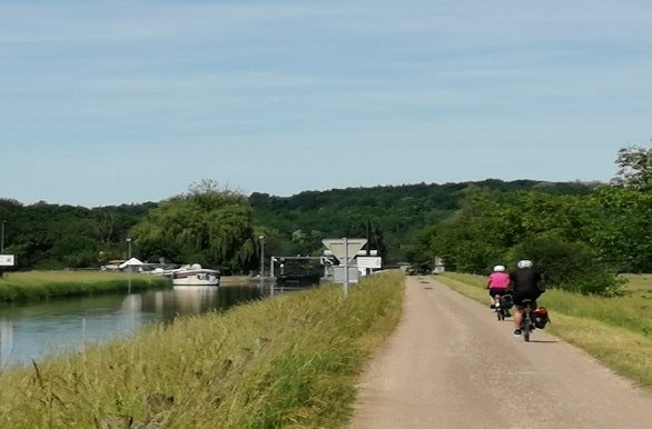 Fietsvakantie Veloroute du Soleil Fital Vakanties Gray