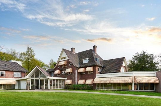 Hotel 't Kruisselt voorzijde