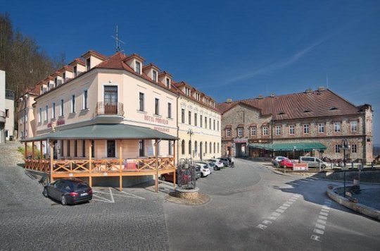 Hotel Podhrad Hluboka Buitenkant