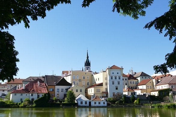 Jindruchuv Hradec zicht op binnenstad