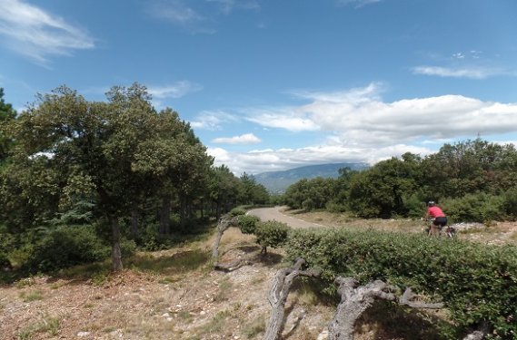 Onbegrensd fietsen door de Jura en Alpen naar Riviera en Provence Onbegrensd fietsen door de Jura en Alpen naar Riviera en Provence