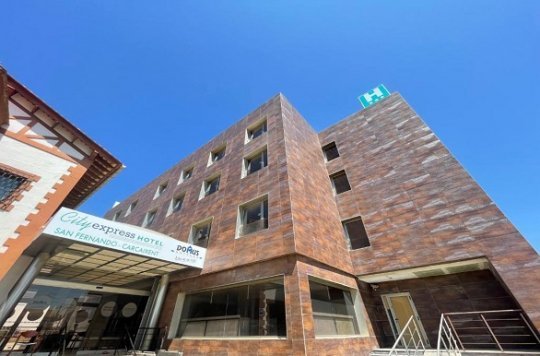 Cityhotel San fernando Buitenkant