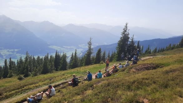 wandelvakantie zell am see groep wandelaars