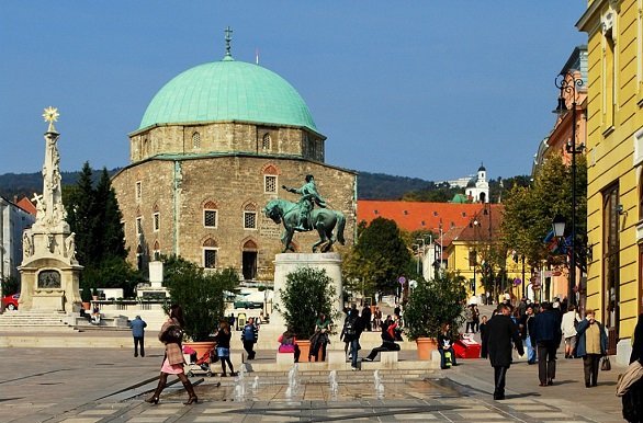 Moskee in het centrum van Pécs