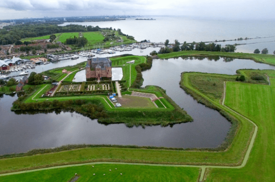 Oude en Nieuwe Hollandse Waterlinie Oude en Nieuwe Hollandse Waterlinie