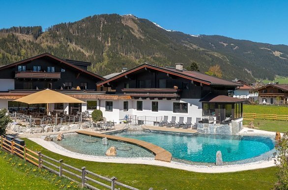 Hotel Quenhenberger buitenzwembad