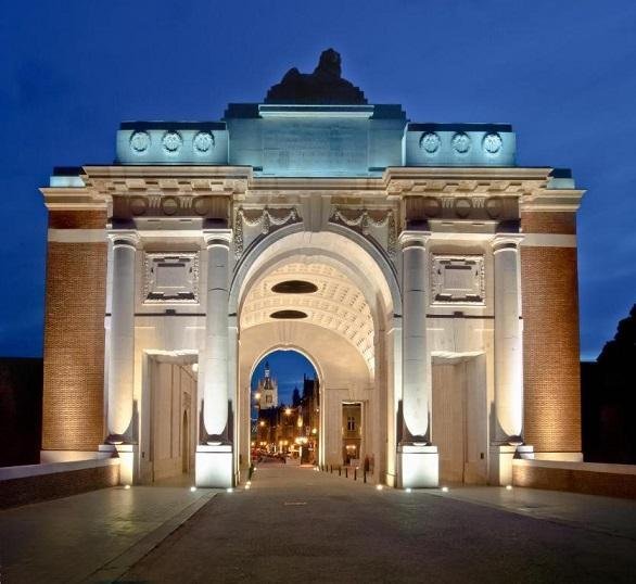 Menenpoort bij nacht
