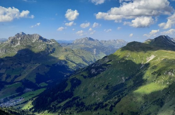 Dorp in berg Dorp in berg