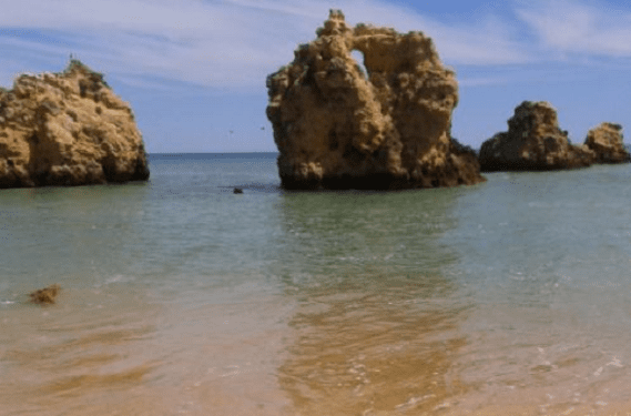 Portugal-Algarva-Sao Rafael - Rots formatie Vanuit Hotel Maritur naar het strand, prachtig!